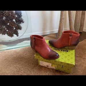 Gianni Bini Boots
